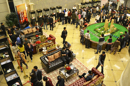 社会各界人士参观“长安•天玺”营销中心玉玺展