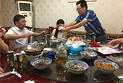 集团举办第二季度员工生日会